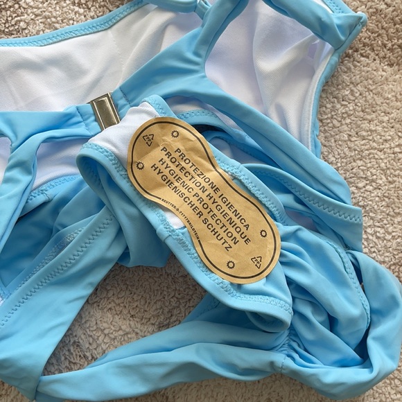 Cutout Front Ruched Back High Cut Monokini - Picture 4 of 5